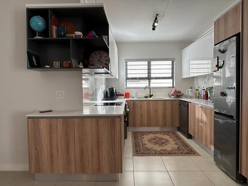 To Let 3 Bedroom Property for Rent in Sandown Western Cape